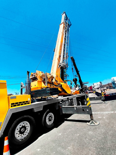 Grúa Sobre Camión Grove Tms700e 60 Ton 2007