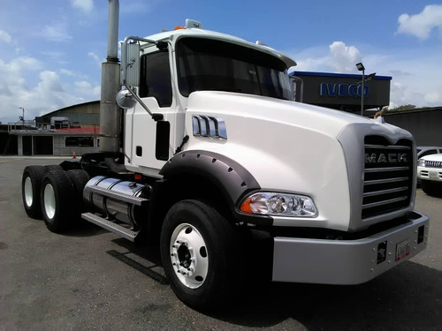 Imagen 4 de 12 de Mack Granite Tipo Chuto Dos Ejed
