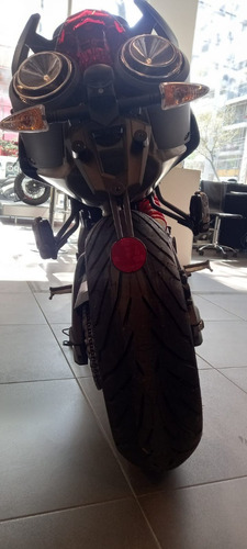 Imagen 8 de 16 de Aprilia Shiver 900 2020