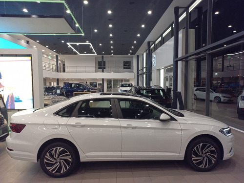 Imagen 3 de 16 de Volswagen Vento Highline 1.4 T 150 Cv 0km Aj