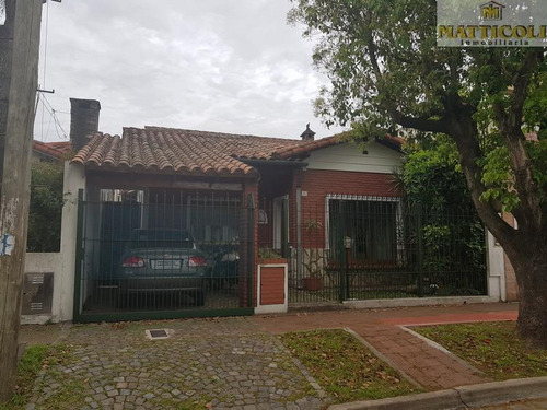 Venta Chalet Sobre Lote Propio De 8.66 X 27.75 De 5 Ambientes En Zona Agustiniano