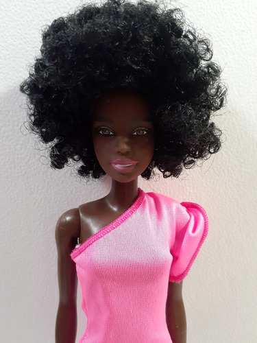 Barbie Afroamericana Vestido Rosa Del Set Arcoiris 