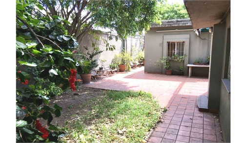 Imagen 1 de 25 de Dos Casas Multifamiliar La Tablada Bolivar Al 4500