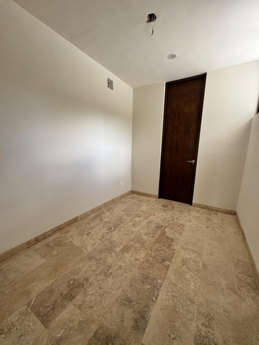 Casa En Venta Merida, Komchen En Privada, Entrega Inmediata.