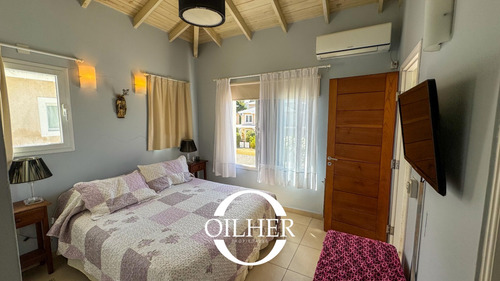 Casa En Venta De 3 Dormitorios C/ Cochera!! Dentro De Complejo Con Pileta!