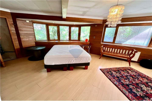 Casa Con Espacio Comercial En Venta