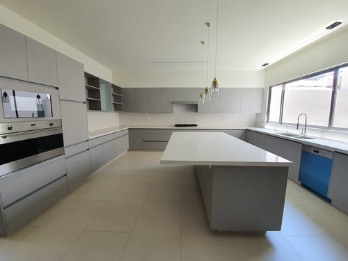 Imagen 14 de 30 de De Revista Casa Nueva En Venta, Vistahermosa, Calle Cerrada