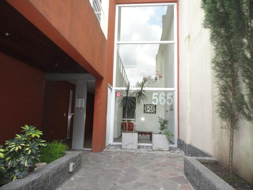 Departamento 2 Ambientes  Con Balcon, Toillete Y Vestidor-en Venta