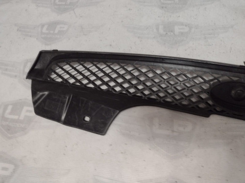 Parrilla Ford Fiesta 2004-2005-2006-2007 Nva (Usado)