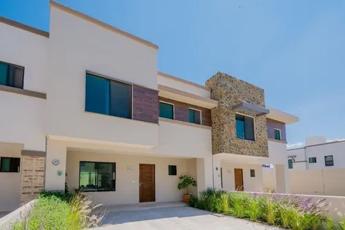 Casa Con Jardín- La Vista Residencial
