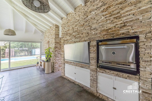 Imagen 17 de 30 de Excelente Casa 2 Plantas, 4 Dormitorios En Venta, Piscina, Parque - Cadaques (funes Hills)