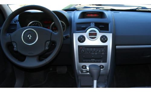 Moldura 9 Polegadas Fiamon P/ Renault Megane 2007 Até 2013 Cor Preta - 6136