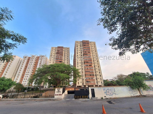 Gabi Irastorza De Rentahouse Vende Apartamento En Barquisimeto Res Arca Del Norte Codigo 24-23636, Piso Bajo, De Facil Acceso, Con Agua Constante Y Espacioso Y Parque Infantil, Conjunto Cerrado.