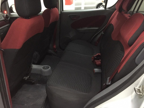 Imagen 11 de 11 de Dm Fiat Palio Sporting 1.6l 2016 Color Plata.
