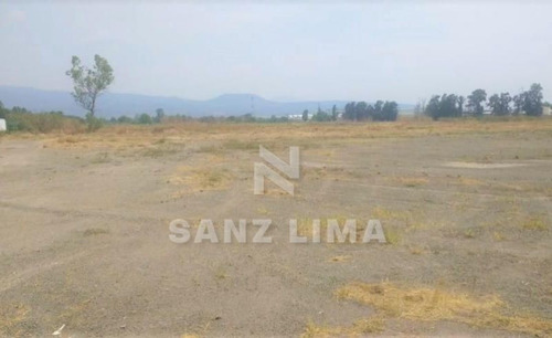San Isidro Crespo: Terreno Industrial O Comercial A Pie De Carretera. En Celaya