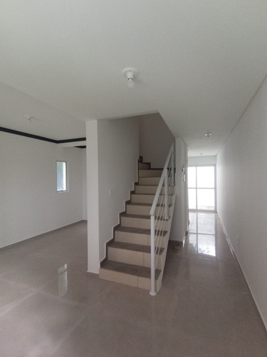 Sobrado Novo Com 2 Suítes E Sacada Ideal Para Morar