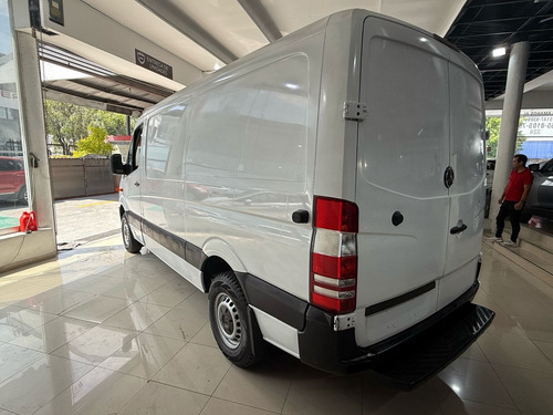Mercedes-Benz Sprinter Cargo van larga