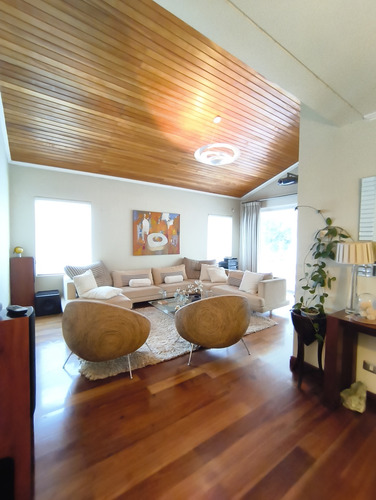 Hermosa Casa Con 6 Dormitorios