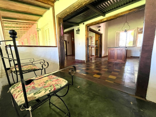 Hermosa Casa Quinta (barrio Los Antiguos)