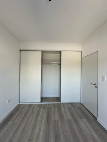 Ultimas unidades te regalamos el sellado Venta De Pozo Departamento 1 Y 3 Ambientes Wilde Centro Local Comercial Cochera Echeverria 166