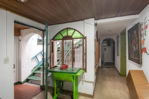 Casa En Venta En La Candelaria. Cod V13396