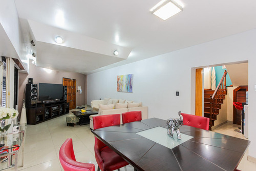 Venta Casa 5 Ambientes Cochera Y Patio - Liniers - Apto Credito