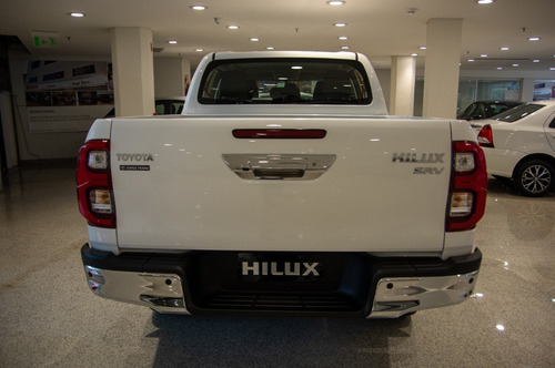 Imagen 8 de 16 de Toyota Hilux 2021 2.8 Cd Srv 177cv 4x2 At