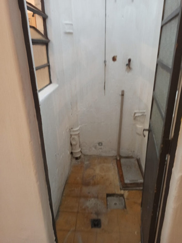 Alquilo Local Comercial Con Posibilidad De Casa En Sayago.