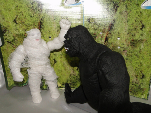 Mumia Egipcia Combate King Kong Gorila Com 25cm Duelo Titans
