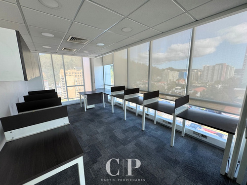 Moderna Y Amplia Oficina En Céntrico Edificio De Concepción