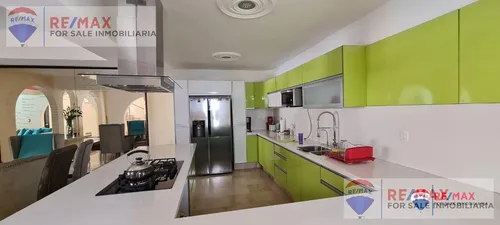 Venta De Casa Con 3 Departamentos En Cuernavaca, Morclave 3934
