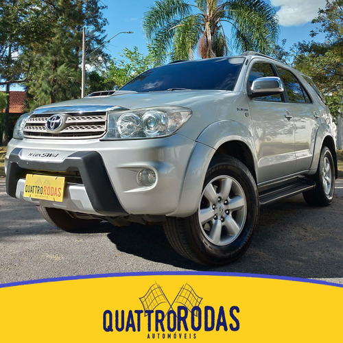Toyota Sw4 - 2010/2011 3.0 Srv 4x4 7 Lugares 16v Tdi Aut.