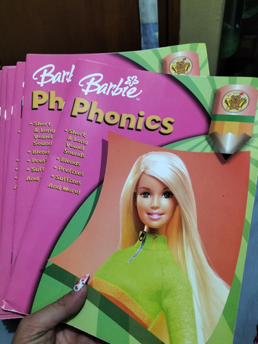 Barbie Vintage Libro De Actividades En Ingles Páginas A Colo
