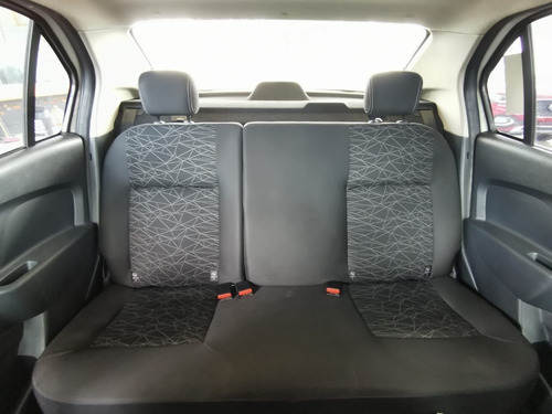 Imagen 7 de 15 de Renault Logan Expression Automatico