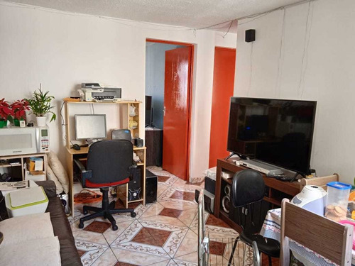 Vendo Apartamento Bem Conservado Com 2 Quartos, Ótimo Local E Bem Barato!