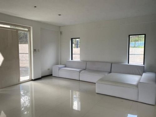 Imagen 3 de 13 de Gabriel Rivas Vende Casa En Urb. Colinas De Guataparo Cod: Foc-1015