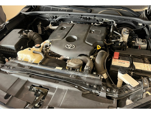 Toyota Hilux SW4 2.8 D-4D TURBO DIESEL DIAMOND 7L 4X4 AUTOMÁTICO