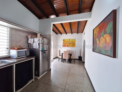 Casa En Venta Yucatan , Zona Norte Barquisimeto, Amplia, Tanque Subterraneo, Mls 24-22024 Dh