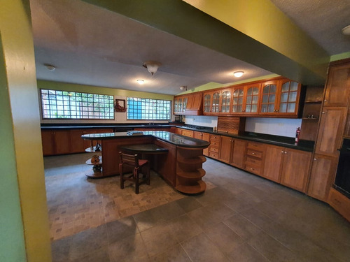 Imagen 7 de 14 de En Venta Quinta Smja En Zona Exclusiva De Prados Del Este (caracas)