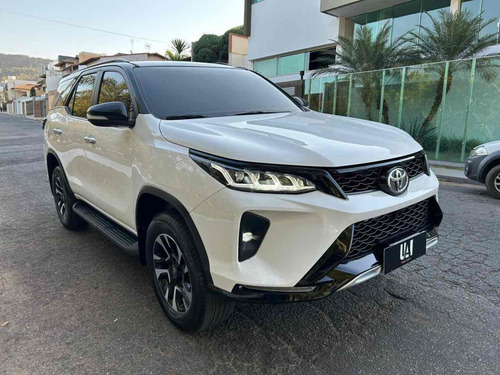 Toyota Hilux SW4 2.7 SR 7 LUGARES 4X2 16V FLEX 4P AUTOMÁTICO