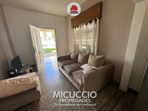 Casa En Venta, Mateo Gelves 675, Escobar, A Metros Del Centro