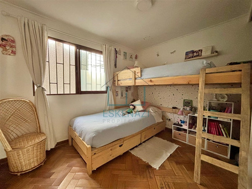Acogedora Y Luminosa Casa En Vitacura. Vale La Pena Verla!!