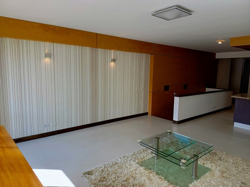Town House En Venta Urb. El Peñón Baruta