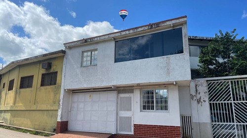 Re/max 2mil Vende Casa En Calle Santa Isabel, La Asuncion