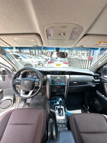Toyota Fortuner 2.7 SW4