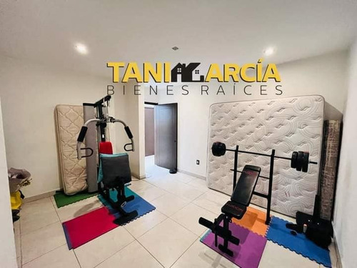 Vendo Casa Excelente Ubicación, Frente A Plaza Shangrila