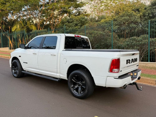 RAM Ram Classic 5.7 Laramie Night Edition Cab. Dupla 4X4 Aut. 4P