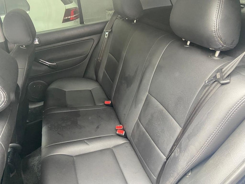 Imagem 11 de 14 de Golf 2.0 Automático + Couro + Som + Rodas 17 - Impecável