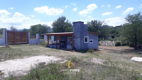 Venta De 4 Casas Con 2 Piletas Y Local En Cosquín, Cba.