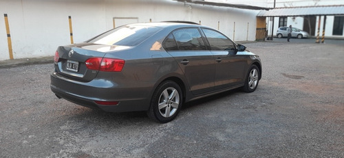 Imagen 4 de 12 de Volkswagen Vento 2014 2.5 Luxury 170cv